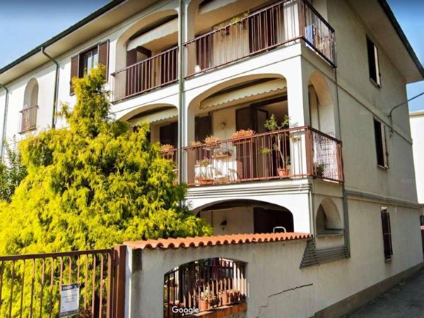 intera palazzina in vendita a Gorla Minore