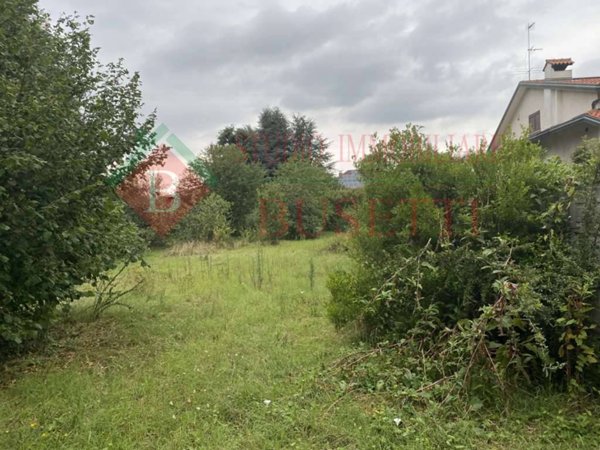 terreno edificabile in vendita a Gorla Minore