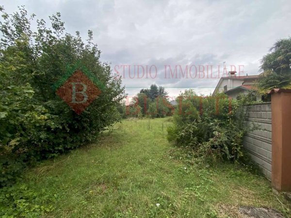 terreno edificabile in vendita a Gorla Minore