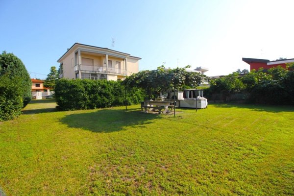 casa indipendente in vendita a Gorla Minore