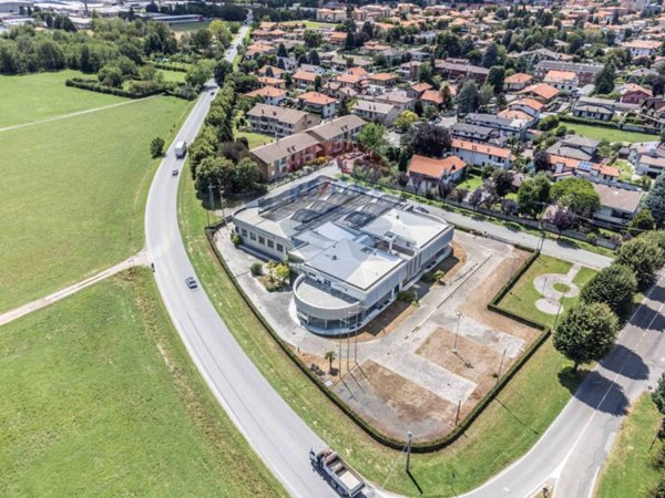 capannone in vendita a Gorla Minore