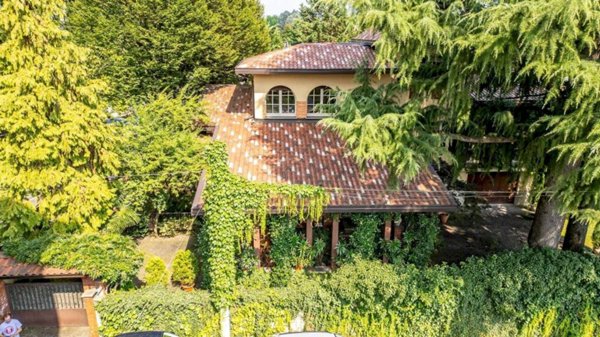 casa indipendente in vendita a Gorla Minore