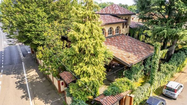 casa indipendente in vendita a Gorla Minore