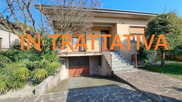 casa indipendente in vendita a Gorla Minore