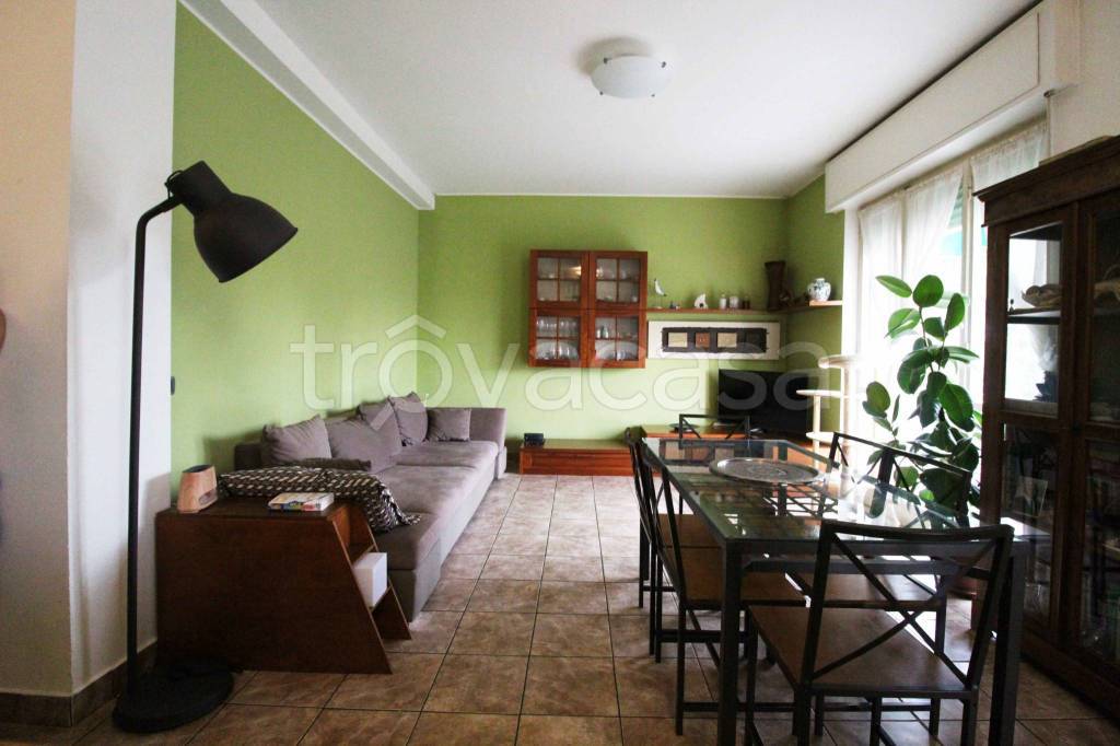 appartamento in vendita a Gorla Minore