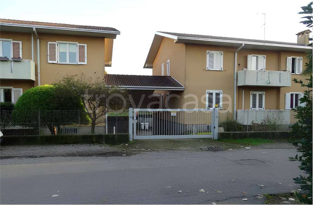 appartamento in vendita a Gorla Minore