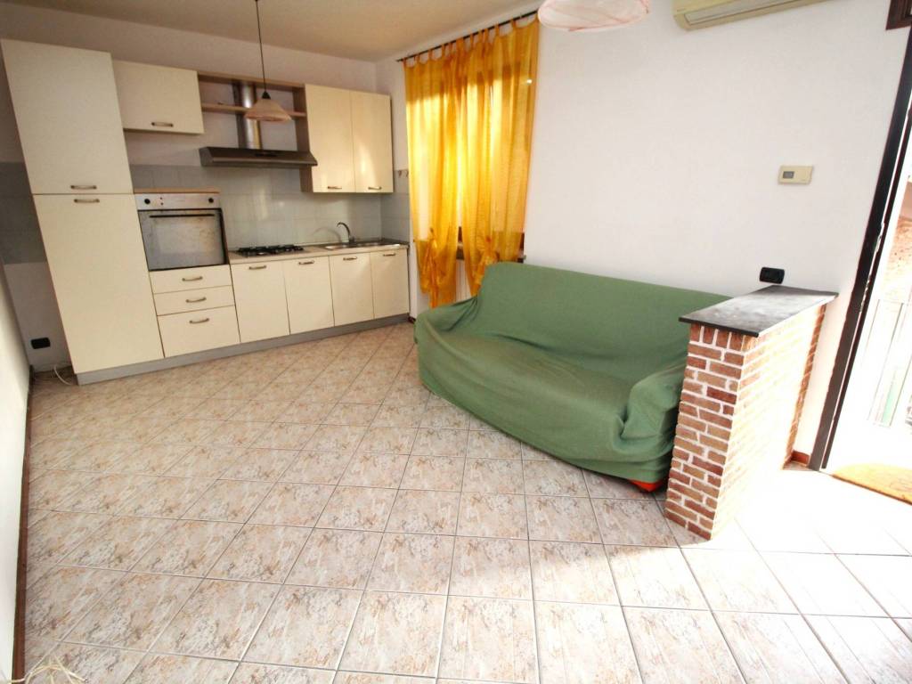 appartamento in vendita a Gorla Minore