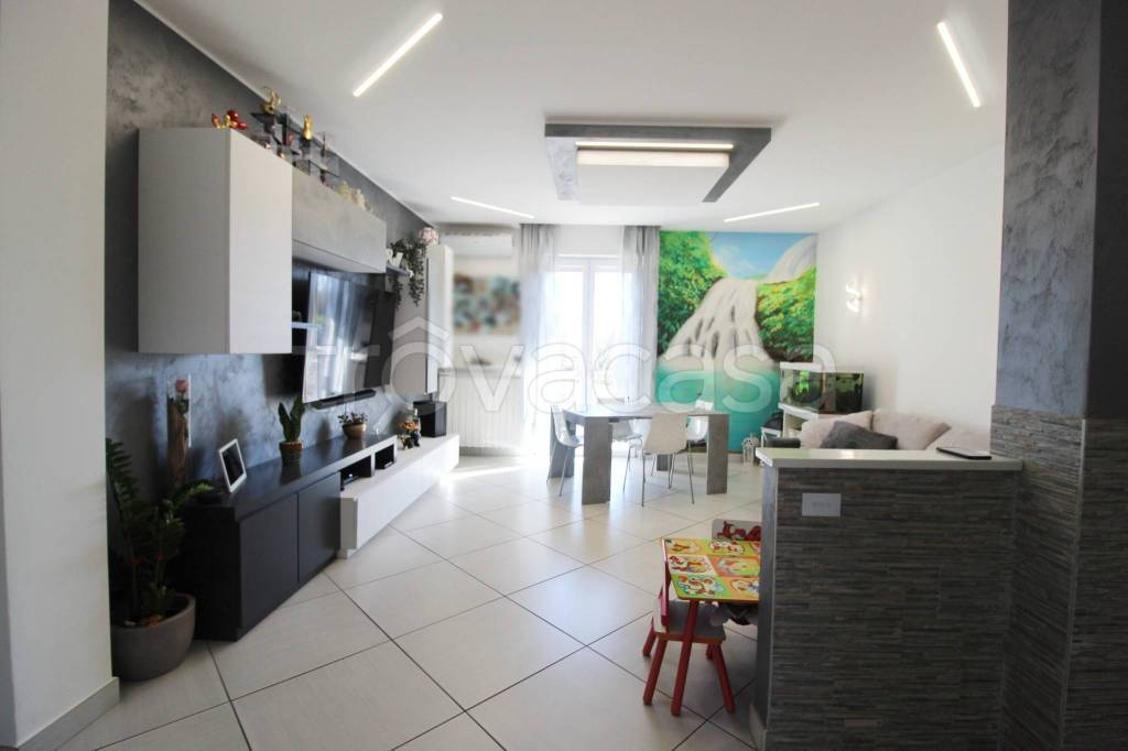 appartamento in vendita a Gorla Minore