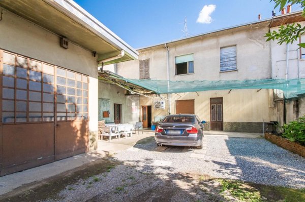 appartamento in vendita a Gorla Minore