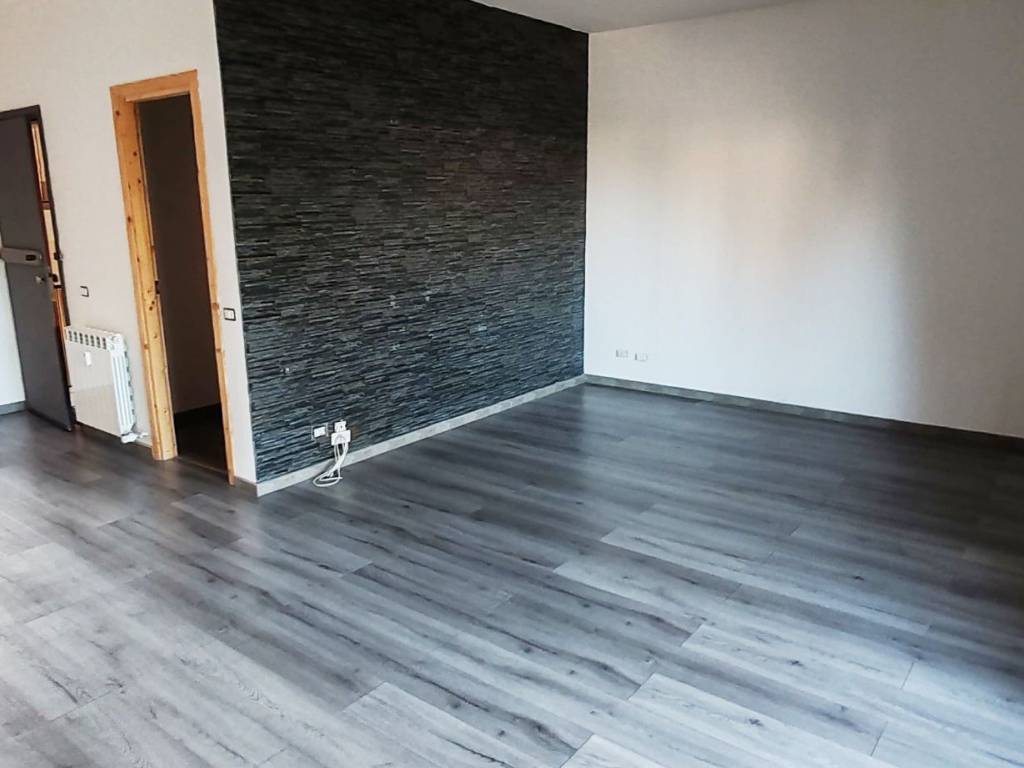 appartamento in vendita a Gorla Minore