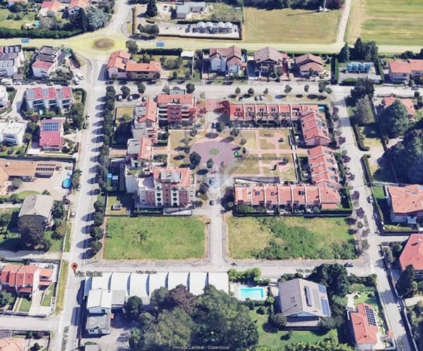 negozio in vendita a Gorla Minore