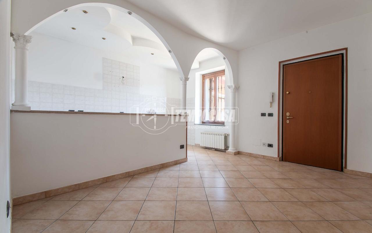 appartamento in vendita a Gorla Minore