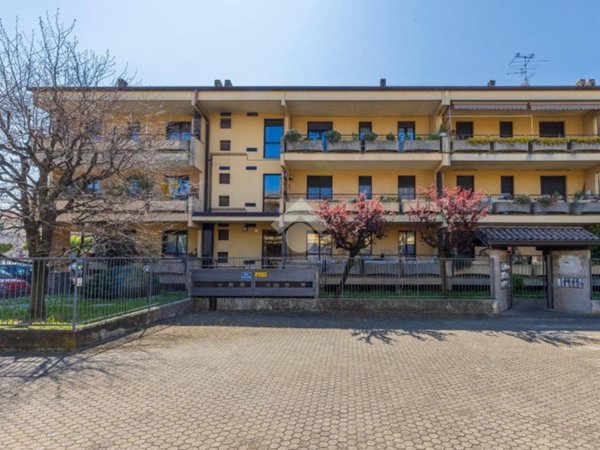 appartamento in vendita a Gorla Minore