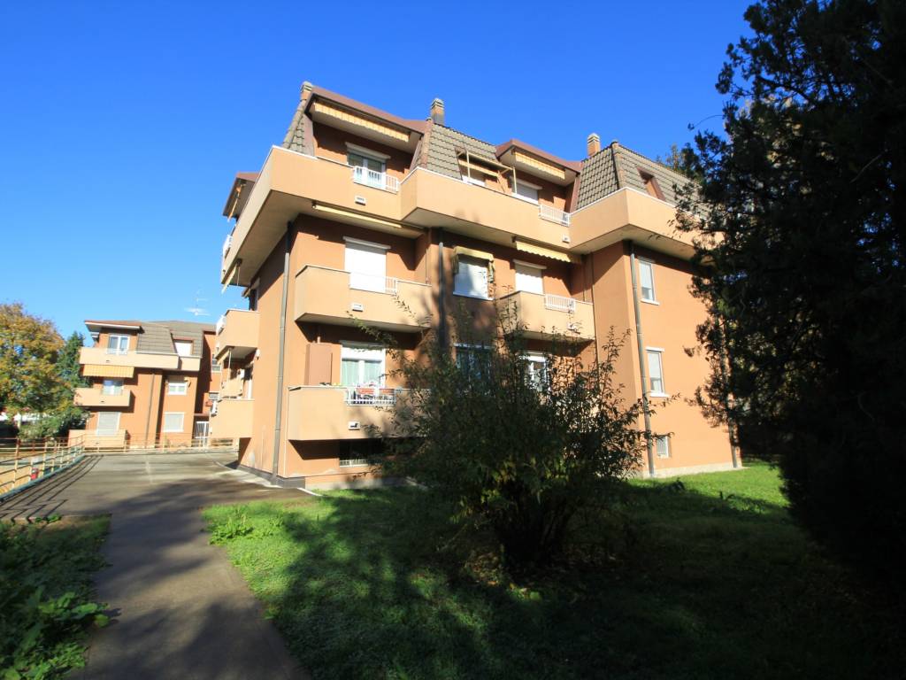 appartamento in vendita a Gorla Minore