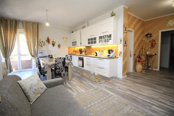 appartamento in vendita a Gorla Minore