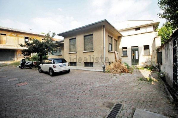 appartamento in vendita a Gorla Minore