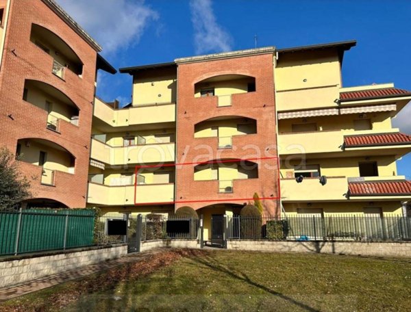 appartamento in vendita a Gorla Minore