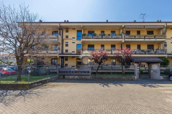 appartamento in vendita a Gorla Minore