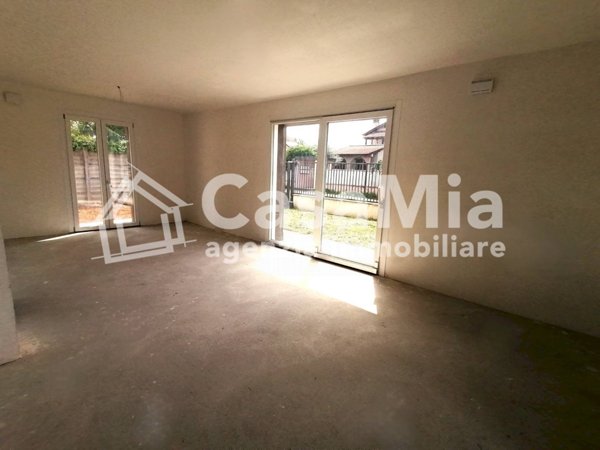 casa indipendente in vendita a Gorla Minore