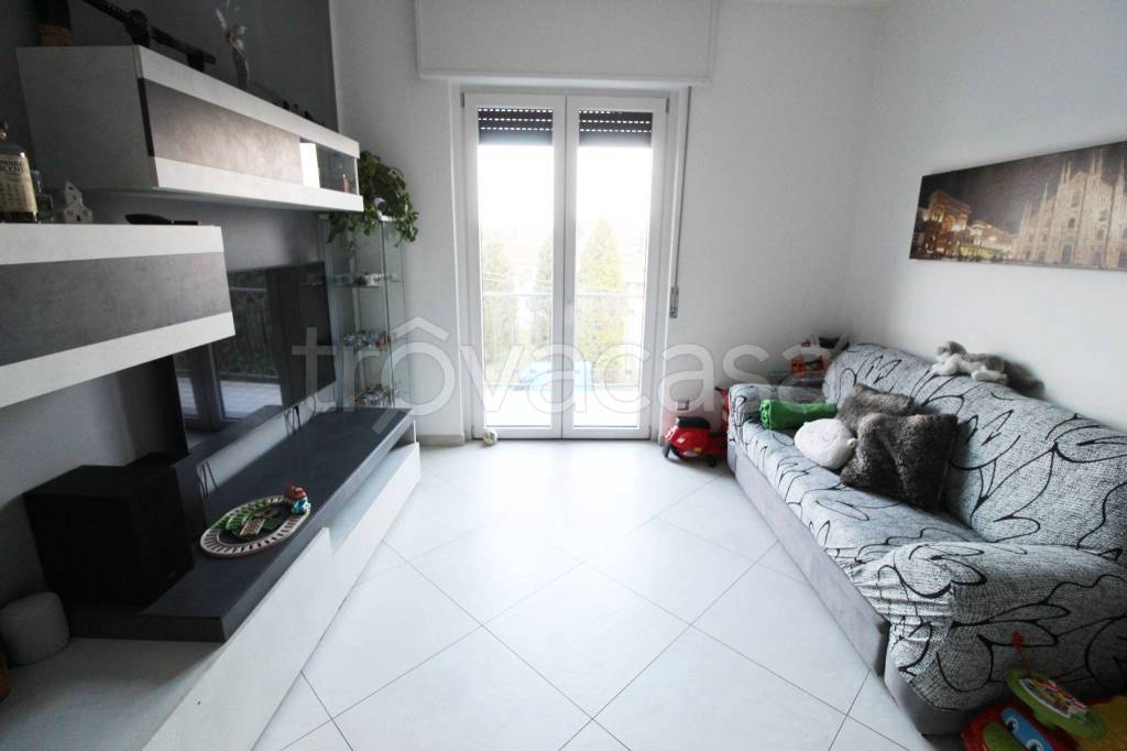 appartamento in vendita a Gorla Minore