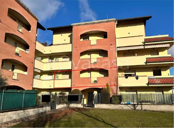 appartamento in vendita a Gorla Minore