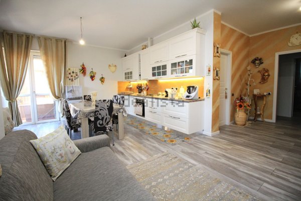 appartamento in vendita a Gorla Minore
