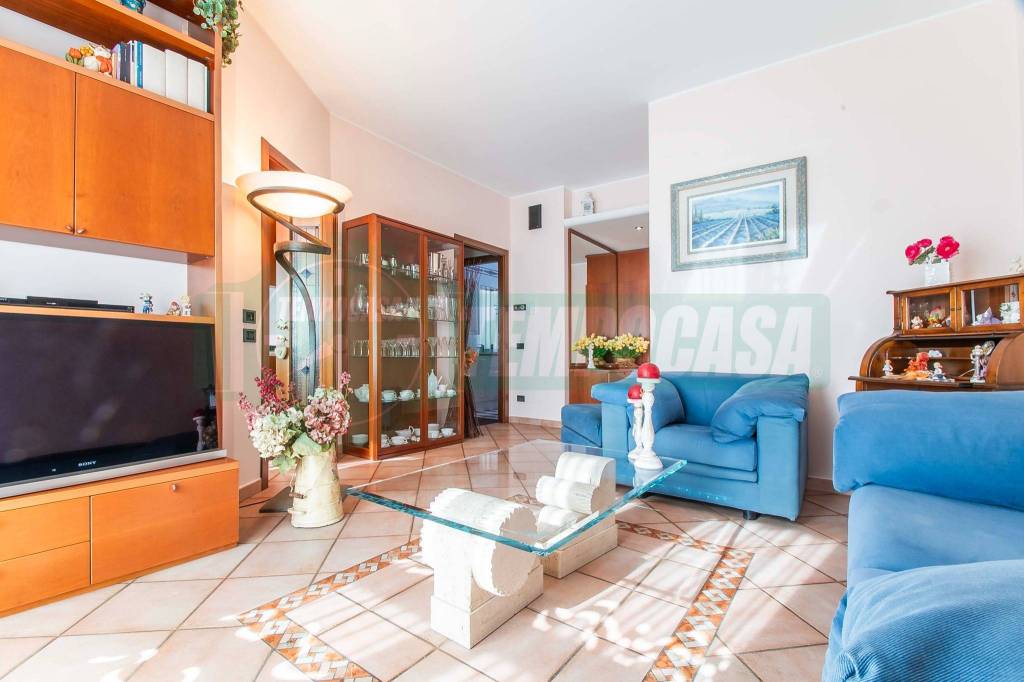 appartamento in vendita a Gorla Minore