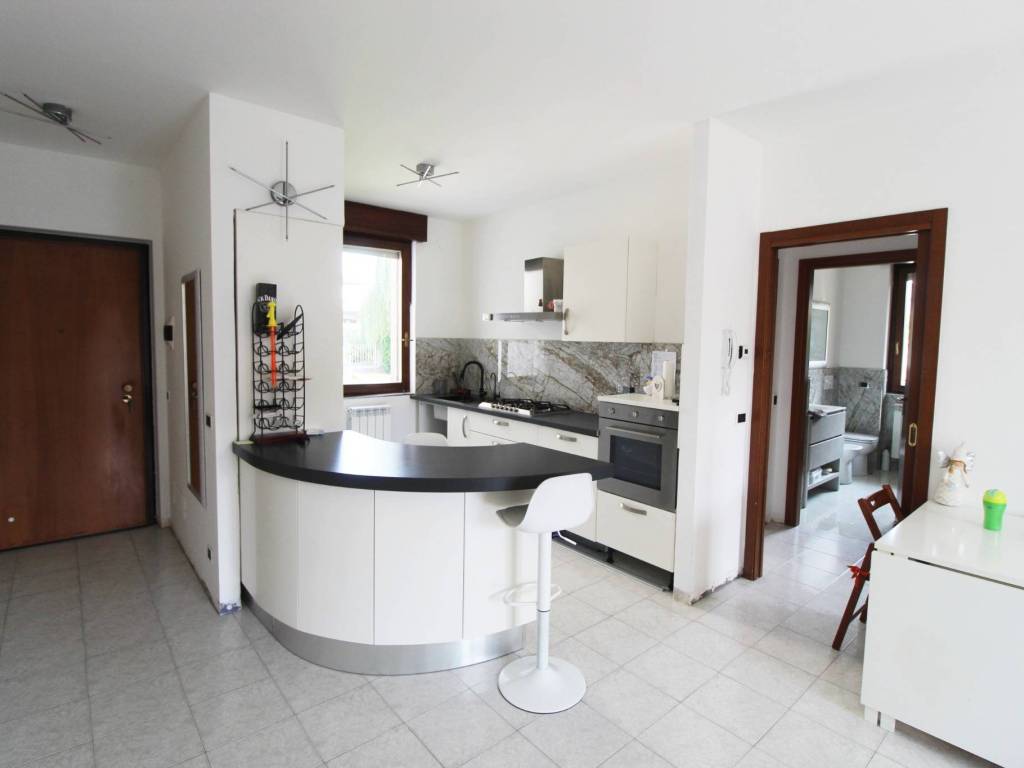 appartamento in vendita a Gorla Minore