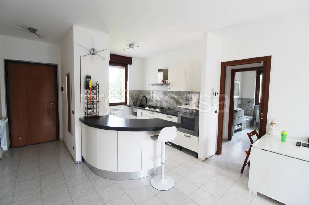 appartamento in vendita a Gorla Minore