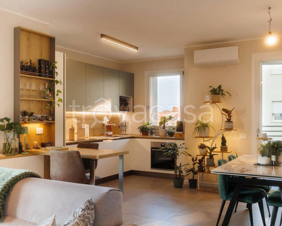 appartamento in vendita a Gorla Minore