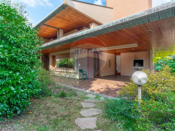 casa indipendente in vendita a Gorla Minore