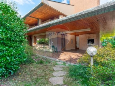 casa indipendente in vendita a Gorla Minore