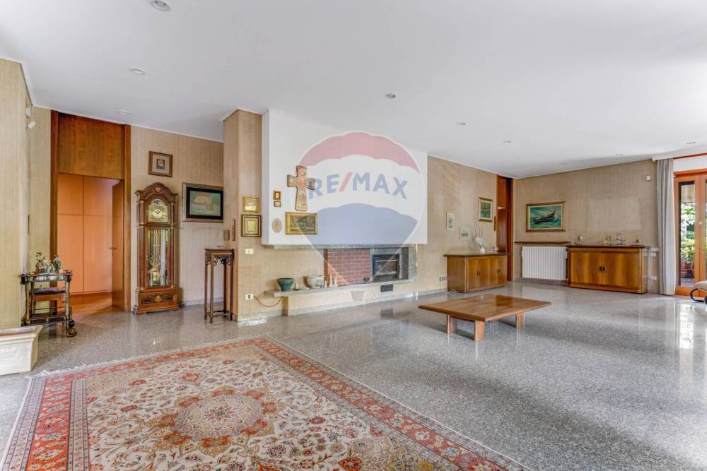casa indipendente in vendita a Gorla Minore