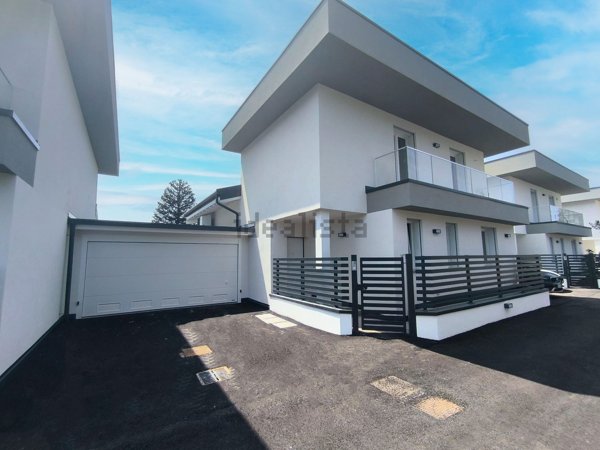 casa indipendente in vendita a Gorla Minore