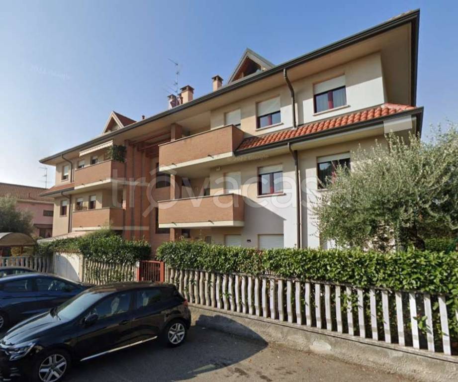 appartamento in vendita a Gorla Minore