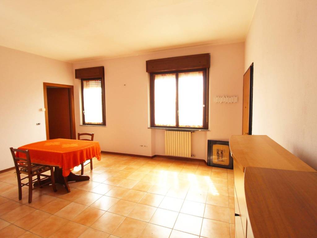 appartamento in vendita a Gorla Minore