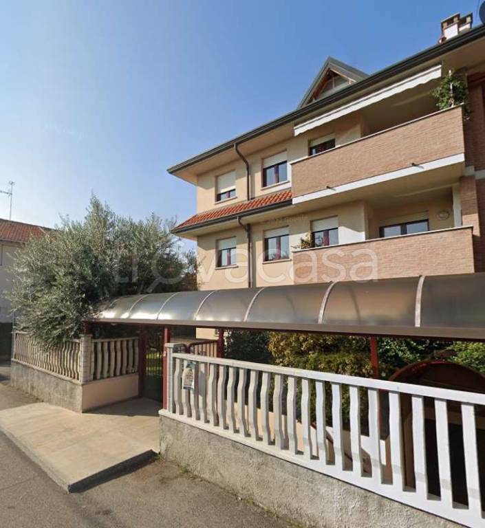 appartamento in vendita a Gorla Minore