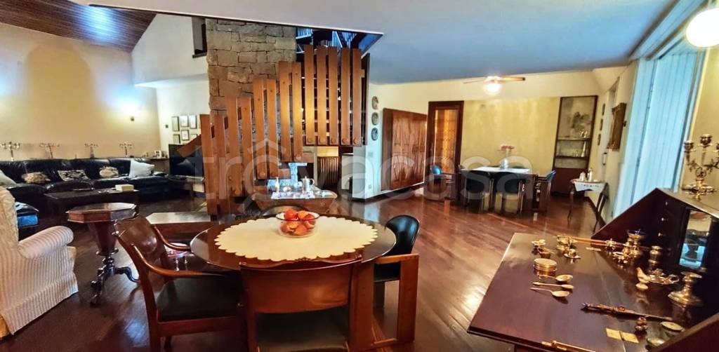 casa indipendente in vendita a Gorla Minore