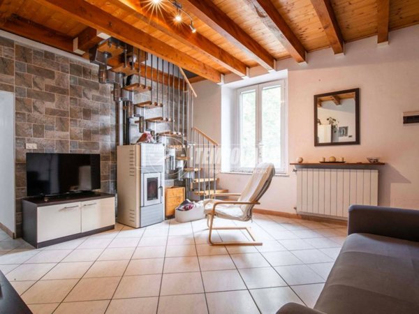 appartamento in vendita a Gorla Minore