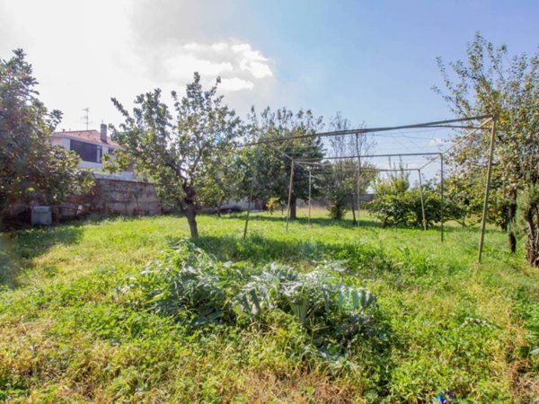 terreno edificabile in vendita a Gorla Minore