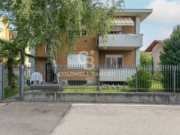 casa indipendente in vendita a Gorla Minore