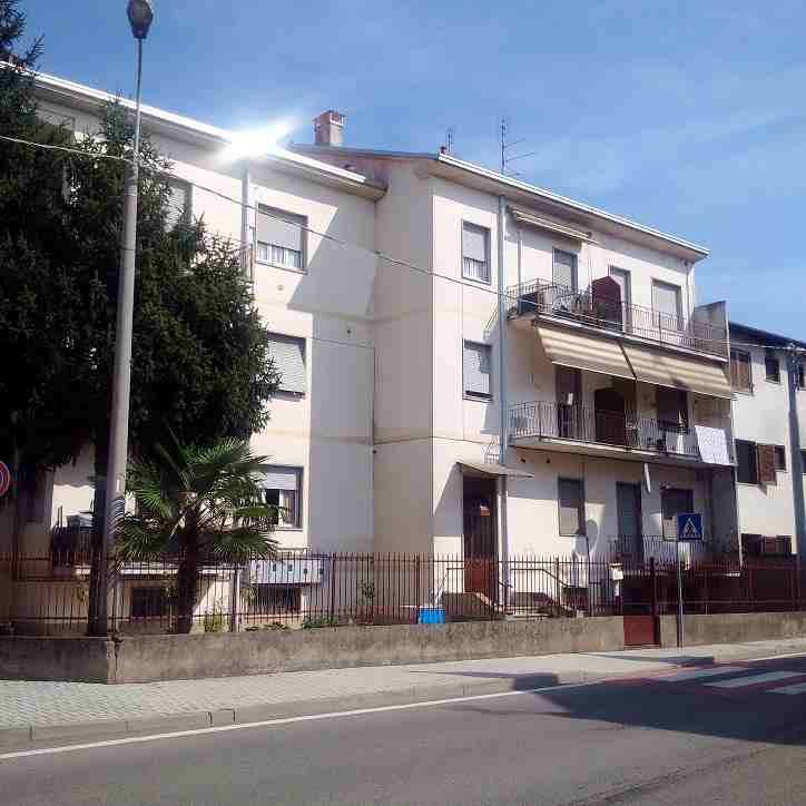 intera palazzina in vendita a Gorla Minore