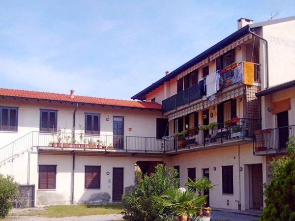 intera palazzina in vendita a Gorla Minore