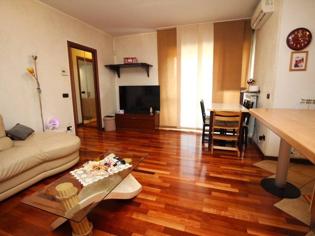 appartamento in vendita a Gorla Minore