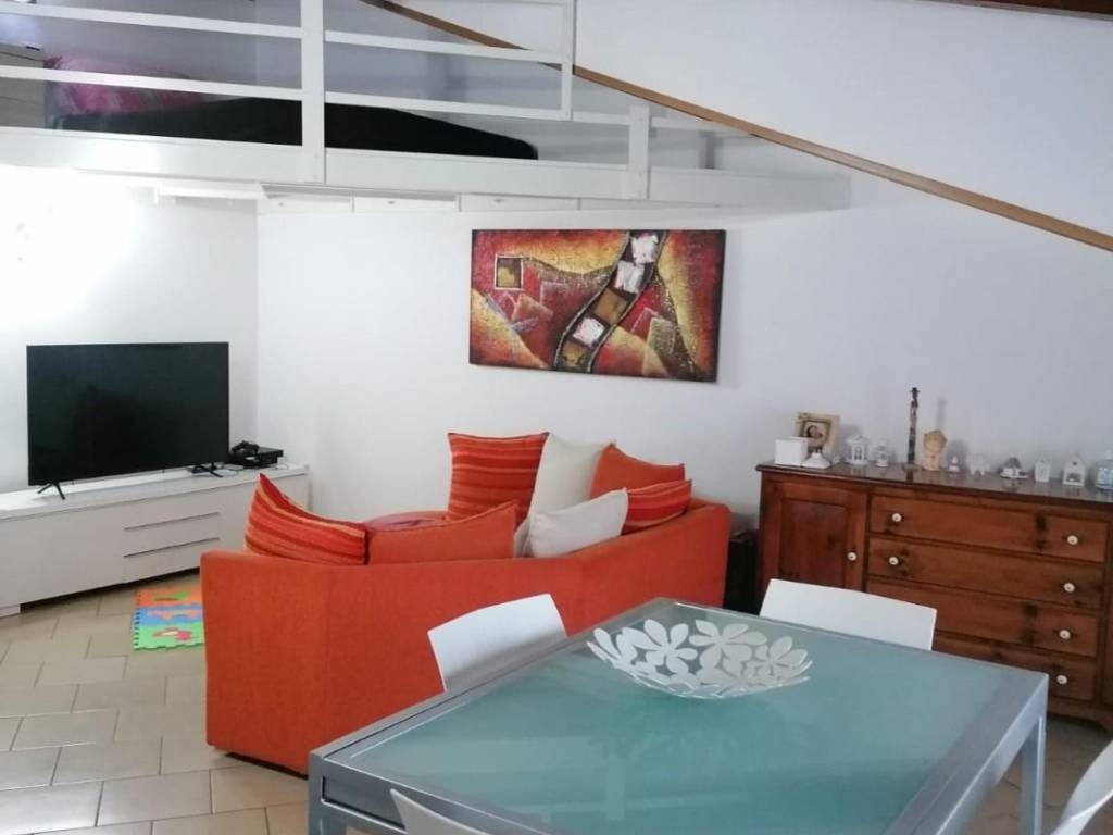 appartamento in vendita a Gorla Minore
