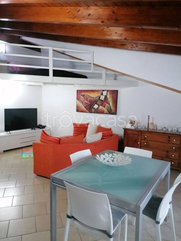 appartamento in vendita a Gorla Minore