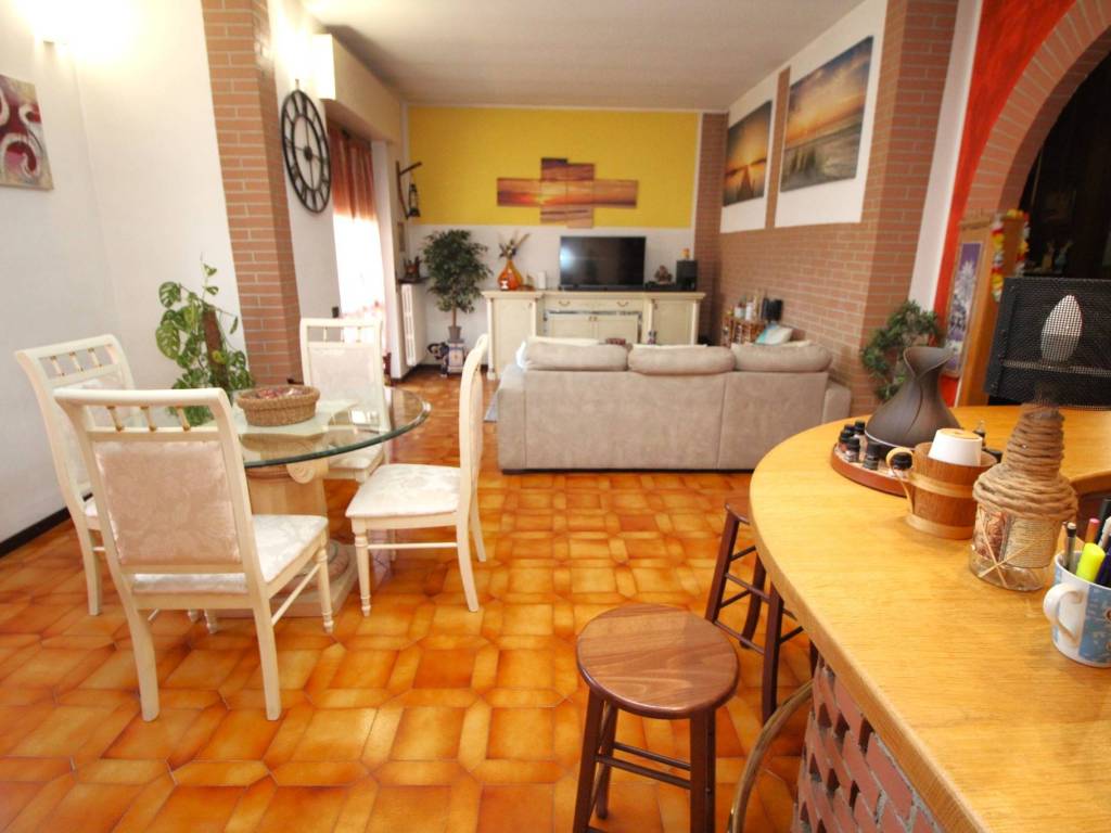 appartamento in vendita a Gorla Minore