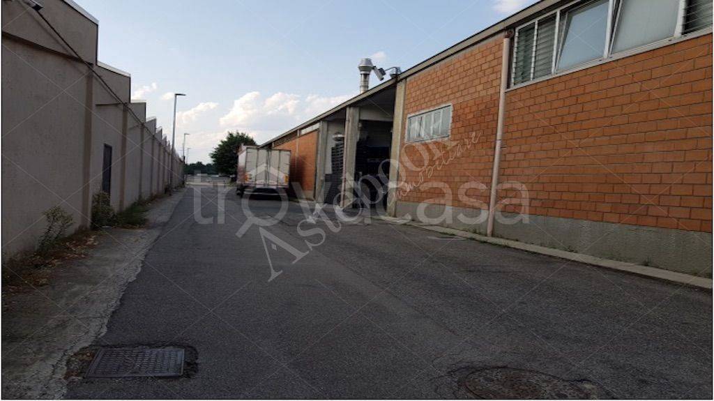 appartamento in vendita a Gorla Minore