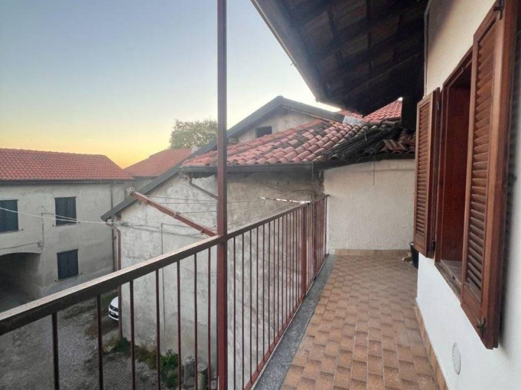 appartamento in vendita a Gorla Minore