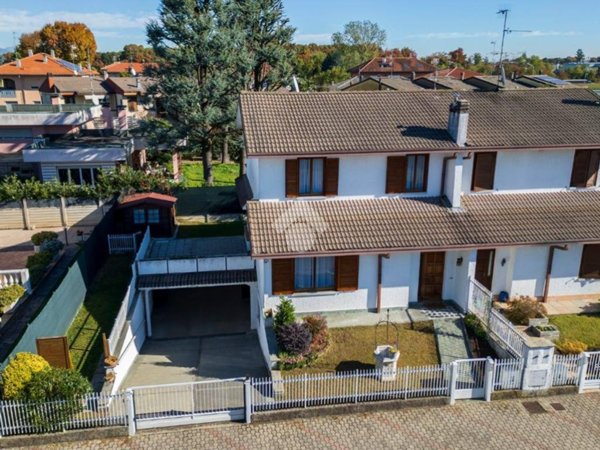 casa indipendente in vendita a Gorla Minore